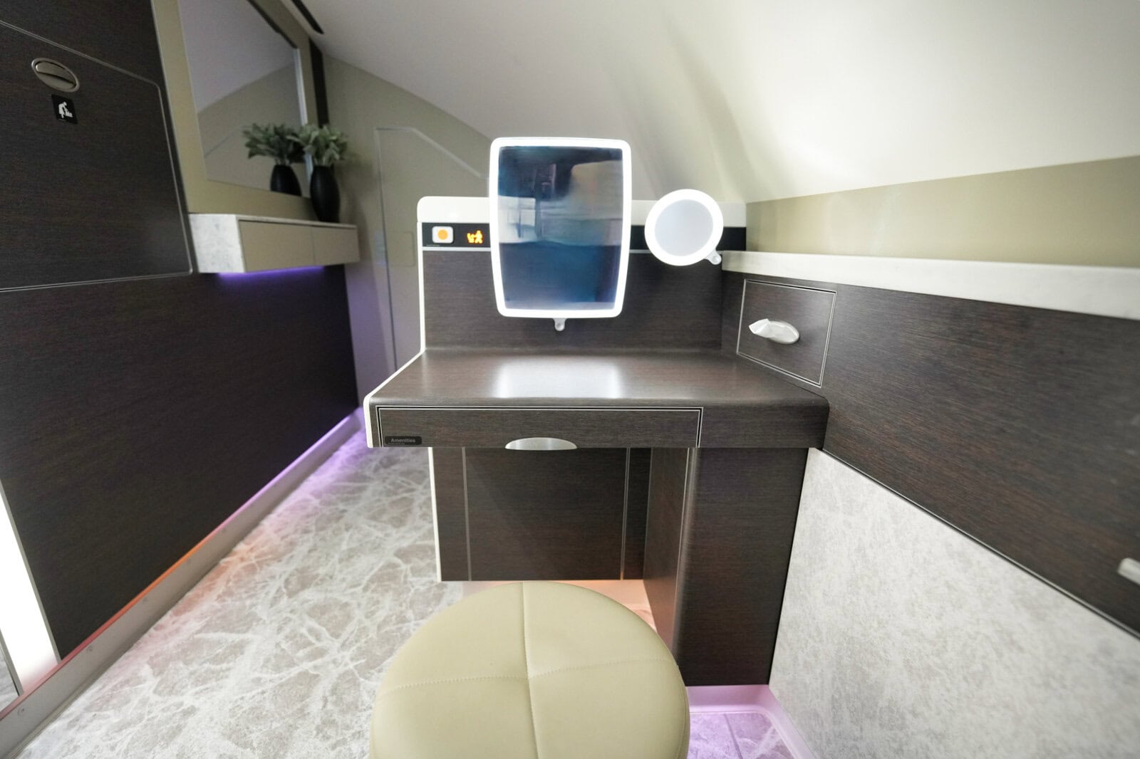 シンガポール航空スイートクラス搭乗記｜完全個室＆ダブルベッドの空